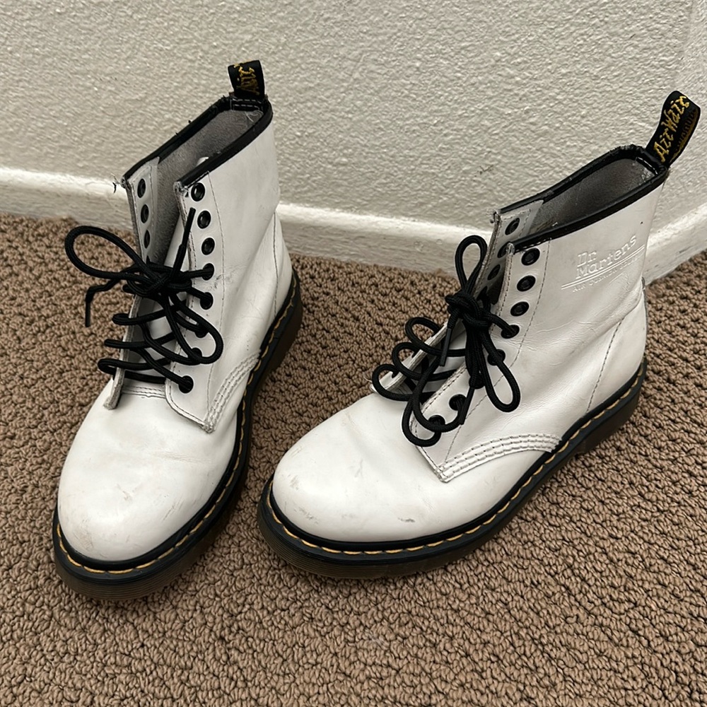 Dr. Martens Size 7 White